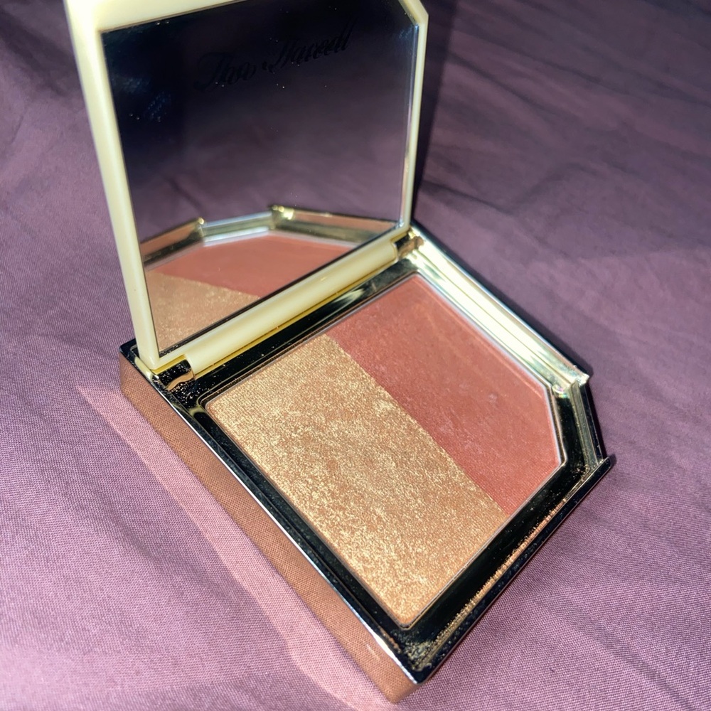 Too Faced Blush Palette with Gold and Peach